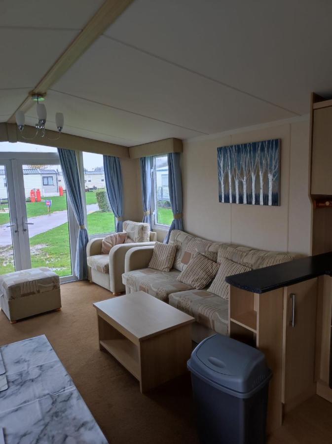 Dovercourt Holiday Park Swift Johnson Low Road Harwich Essex Co12 3Tz Parkeston Exterior photo